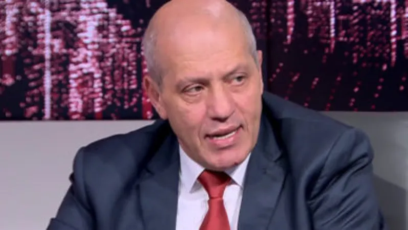 كيف سنتعامل مع هذه الأزمات؟