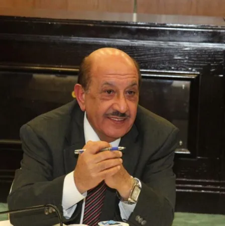 76 عاما من الاستقلال