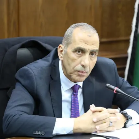 العين الحمود يكتب: "اليسَ منكم رجلٌ رشيد "