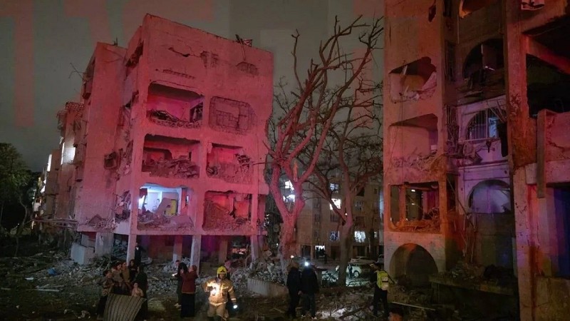 إعلام عبري: تضرر 20 مبنى في عراد جراء الصاروخ الإيراني