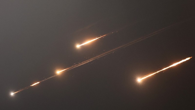 الأمن العام : تعاملنا مع 73 بلاغاً لسقوط شظايا ونتج عنها أضرار مادية دون أية إصابات 