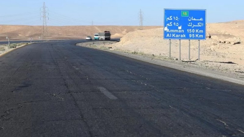 تدهور شاحنة وانقلابها على الصحراوي