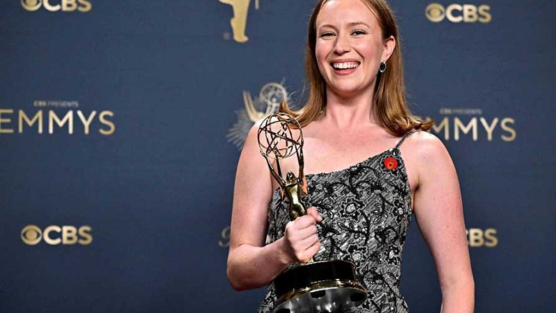 الممثلة اليهودية إينبندر تحصد جائزة إيمي وتهتف  فلسطين حرة - (فيديو)