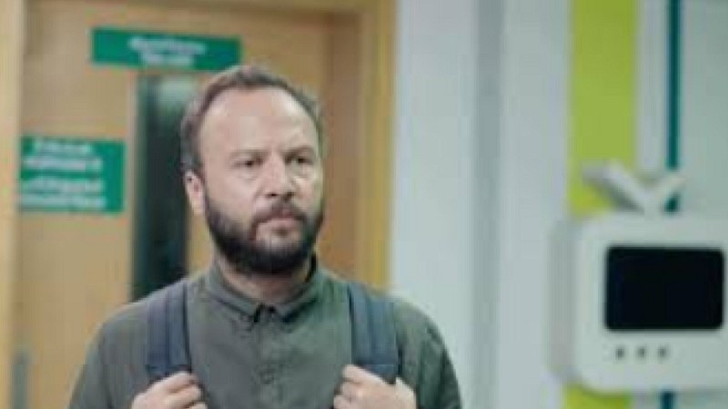 في ظل المجاعة في غزة .. الفنان السوري مكسيم خليل يوجه نداء إنسانيا